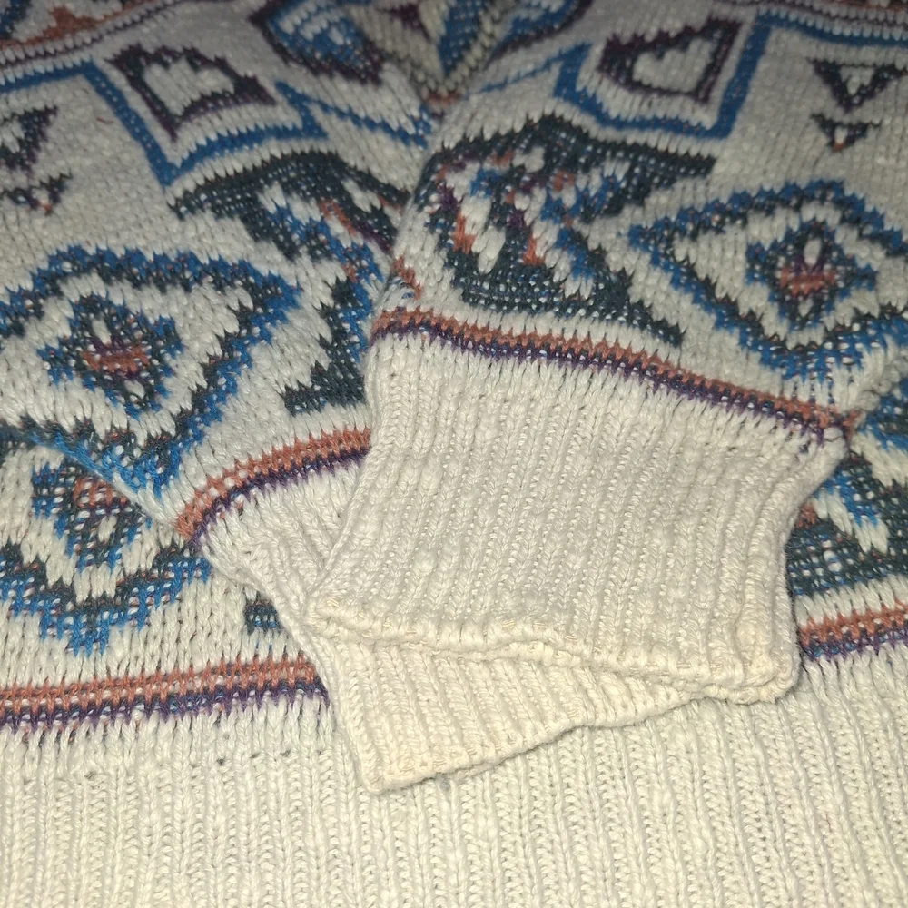Vintage Woolrich Cream Crewneck Sweater with Teal, Navy & Brown Aztec Pattern